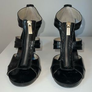Michael Kors Berkley T Strap Open Toe Heeled Sandals | Black Leather | Size 8